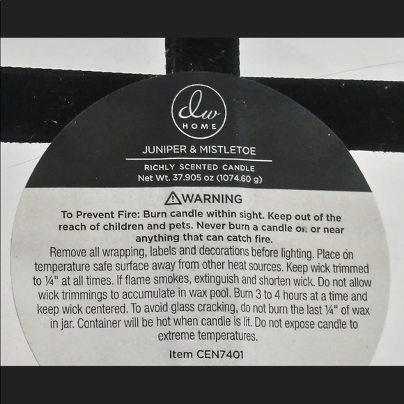 DW HOME JUNIPER & MISTLETOES CANDLE RICHLY SCENT - Picture 4 of 4